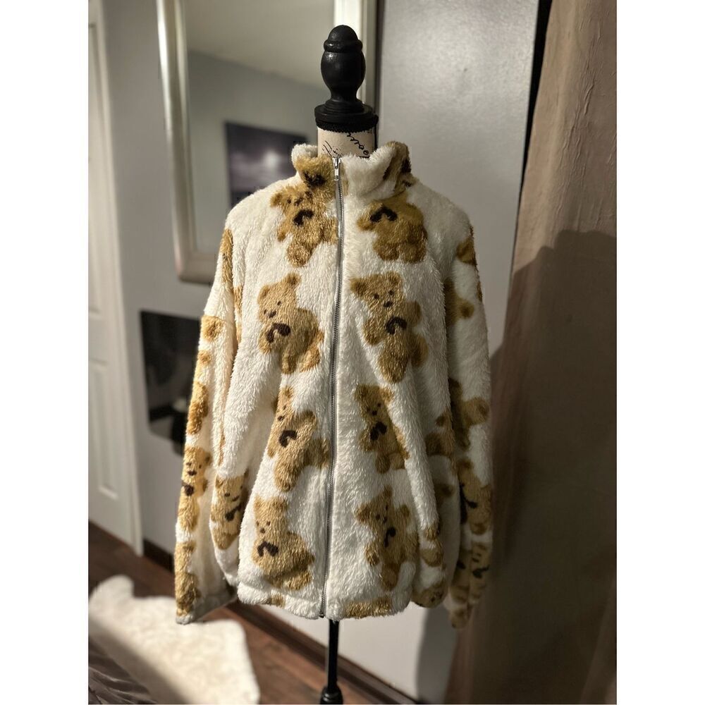 Plush fluffy Bear zip up fuzzy jacket and free bear gloves  Super cozy. Xl/Xxl